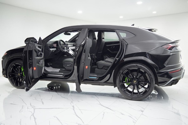 Used 2019 Lamborghini Urus / SELEZIONE PRE-OWNED CERTIFIED for sale $149,000 at Rolls-Royce Motor Cars Philadelphia in Palmyra NJ 08065 4