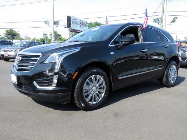 Used 2017 Cadillac XT5 Luxury FWD for sale Sold at Rolls-Royce Motor Cars Philadelphia in Palmyra NJ 08065 4