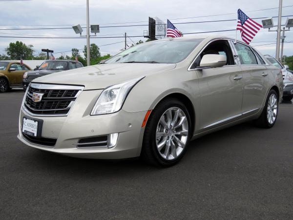 Used 2016 Cadillac XTS Luxury Collection for sale Sold at Rolls-Royce Motor Cars Philadelphia in Palmyra NJ 08065 3