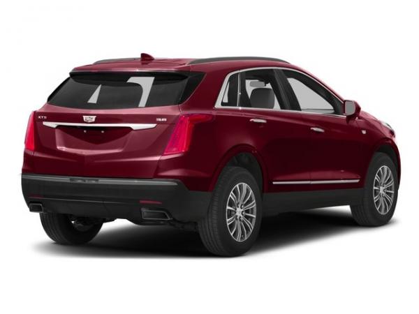 Used 2017 Cadillac XT5 Luxury FWD for sale Sold at Rolls-Royce Motor Cars Philadelphia in Palmyra NJ 08065 2