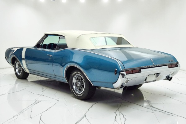Used 1968 Oldsmobile 442 Convertible for sale $95,000 at Rolls-Royce Motor Cars Philadelphia in Palmyra NJ 08065 4