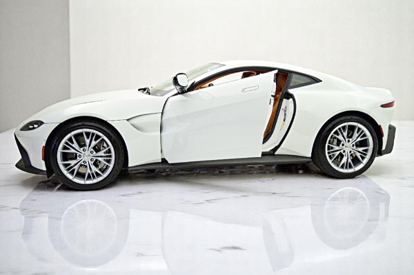 Used 2021 Aston Martin  Vantage for sale Sold at Rolls-Royce Motor Cars Philadelphia in Palmyra NJ 08065 4