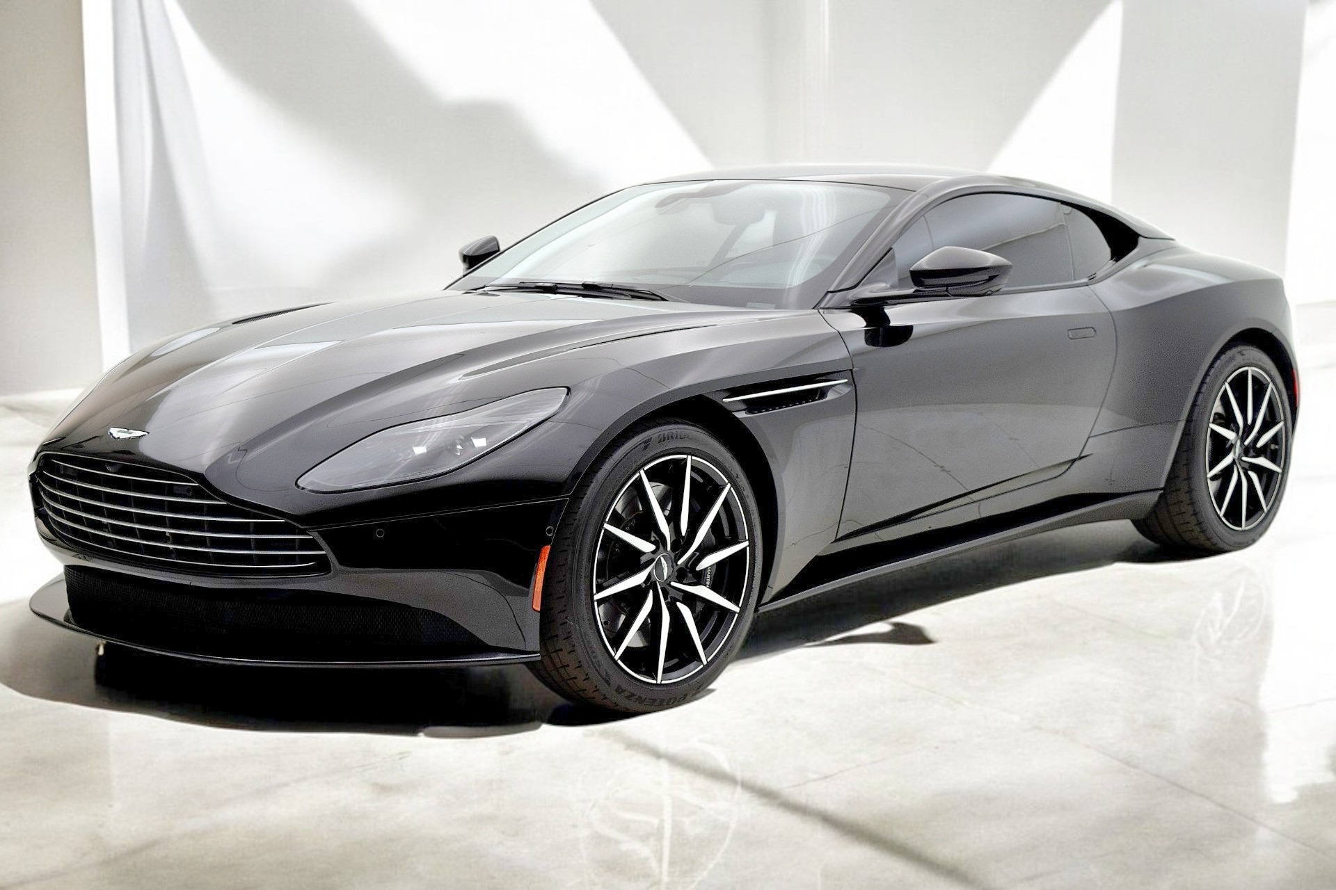 Used 2018 Aston Martin DB11 V8 Coupe for sale $109,000 at Rolls-Royce Motor Cars Philadelphia in Palmyra NJ 08065 2