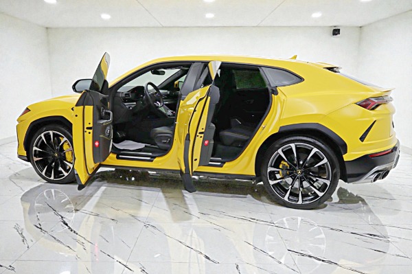 Used 2022 Lamborghini Urus /SELEZIONE PRE-OWNED CERTIFIED for sale $229,000 at Rolls-Royce Motor Cars Philadelphia in Palmyra NJ 08065 4