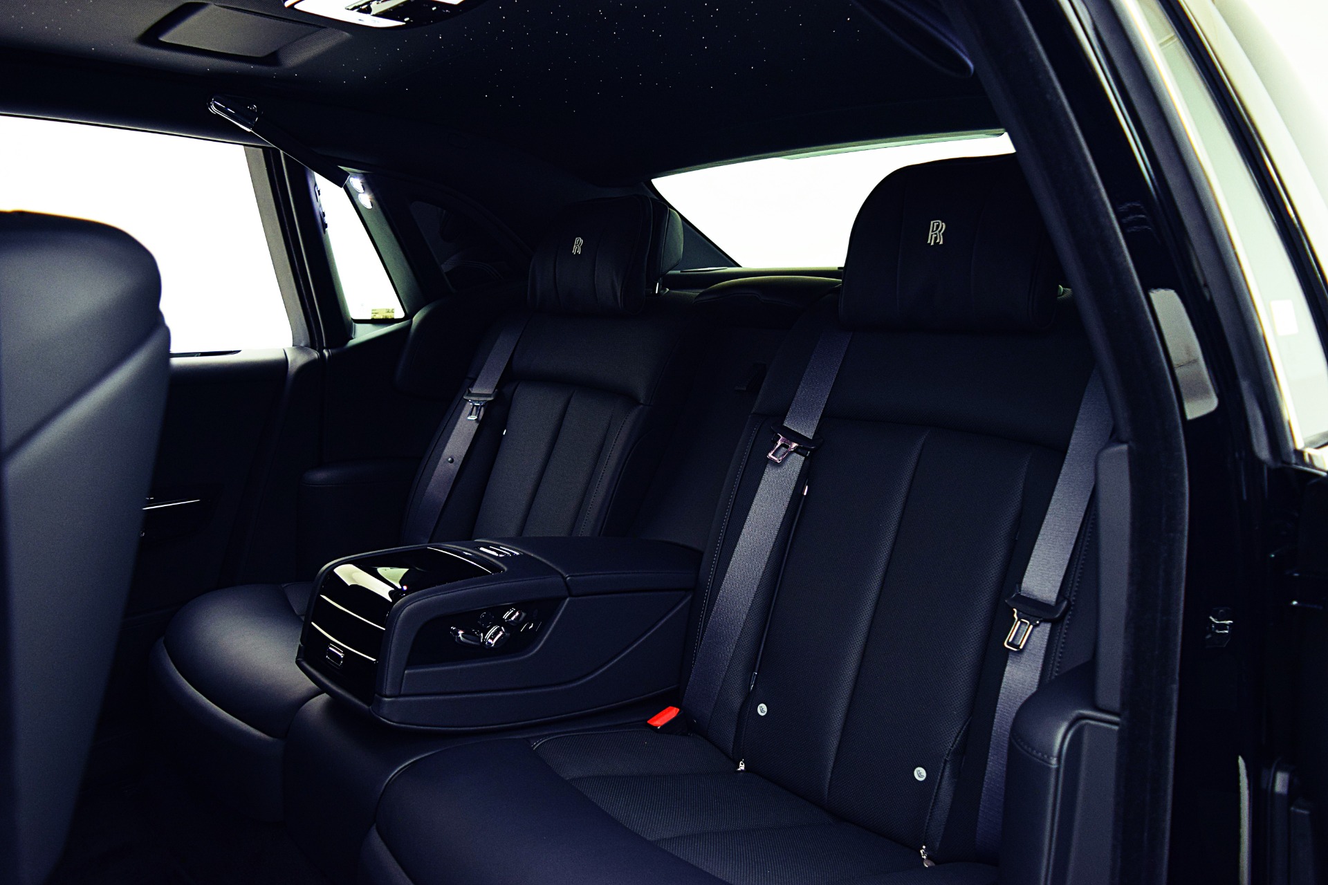 Cars: Best back seats - Rolls-Royce Phantom (1) - CNNMoney.com