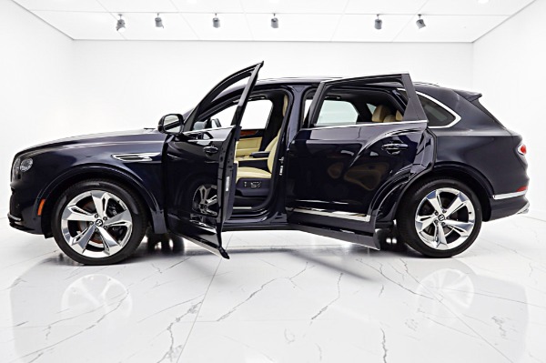 Used 2023 Bentley Bentayga EWB V8 for sale $165,000 at Rolls-Royce Motor Cars Philadelphia in Palmyra NJ 08065 4