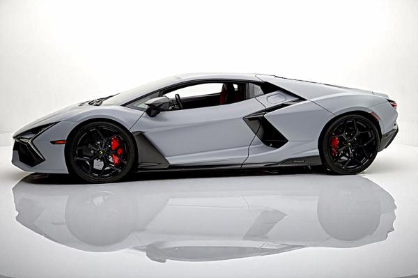 Used 2024 Lamborghini Revuelto for sale $741,000 at Rolls-Royce Motor Cars Philadelphia in Palmyra NJ 08065 4