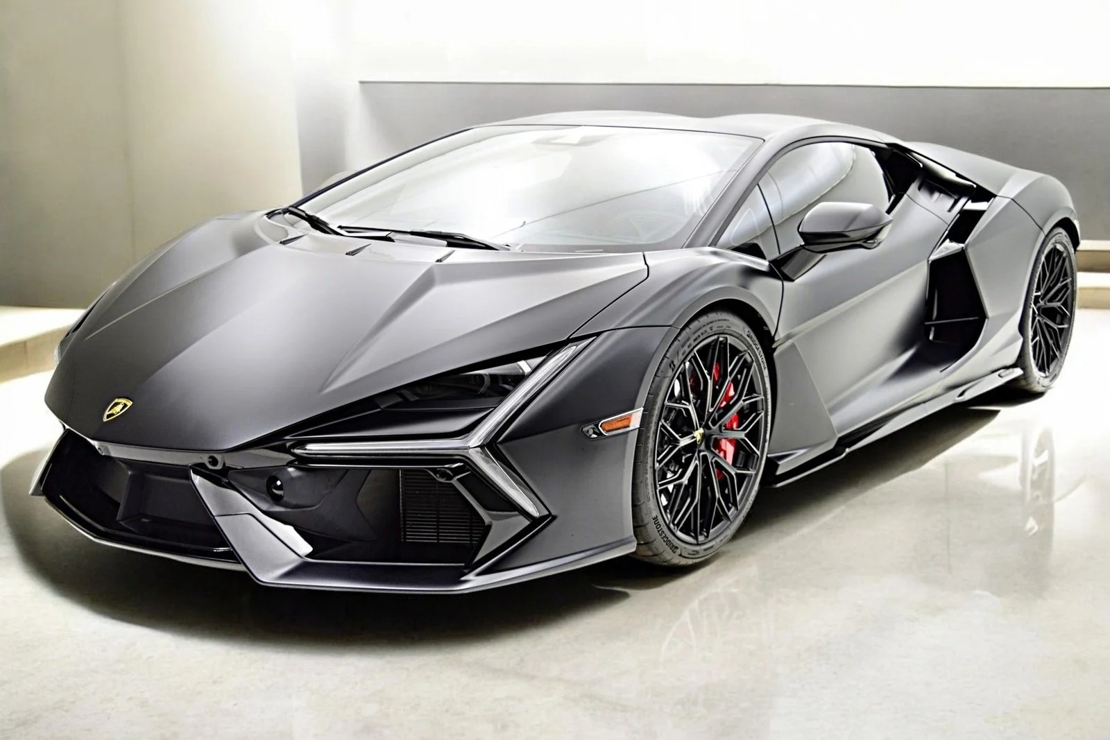 Used 2024 Lamborghini Revuelto/LEASE OPTIONS AVAILABLE for sale $729,000 at Rolls-Royce Motor Cars Philadelphia in Palmyra NJ 08065 2