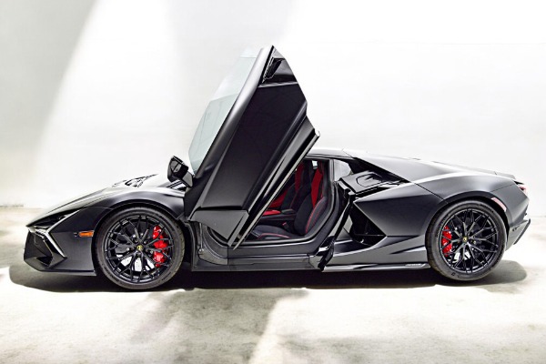 Used 2024 Lamborghini Revuelto/LEASE OPTIONS AVAILABLE for sale $729,000 at Rolls-Royce Motor Cars Philadelphia in Palmyra NJ 08065 4