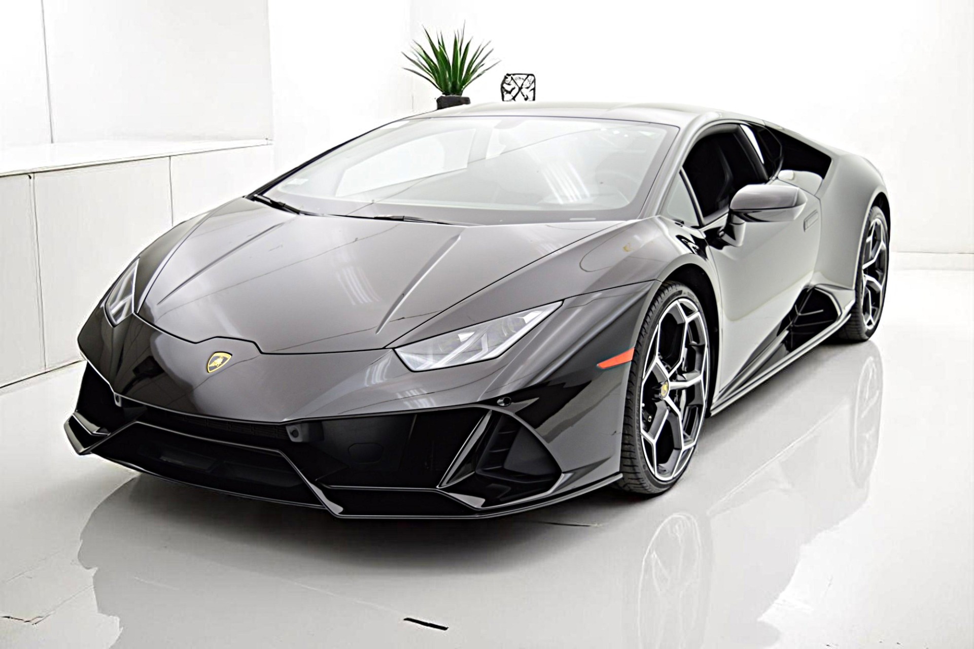 Used 2020 Lamborghini Huracan EVO for sale $285,000 at Rolls-Royce Motor Cars Philadelphia in Palmyra NJ 08065 2