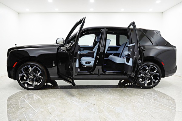 New 2026 Rolls-Royce Black Badge Cullinan for sale $558,950 at Rolls-Royce Motor Cars Philadelphia in Palmyra NJ 08065 4