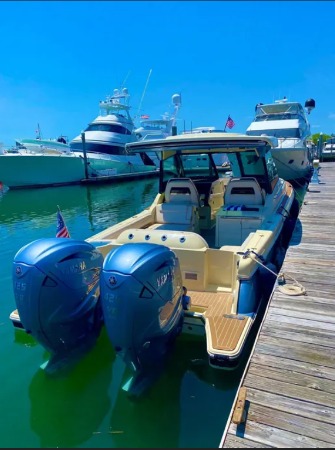 Used 2021 Chris-Craft Calypso 35 for sale $429,000 at Rolls-Royce Motor Cars Philadelphia in Palmyra NJ 08065 4