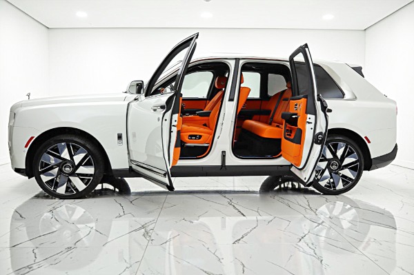 New 2027 Rolls-Royce Cullinan for sale $488,850 at Rolls-Royce Motor Cars Philadelphia in Palmyra NJ 08065 4