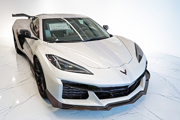 Used 2023 Chevrolet Corvette Z06 Convertible 3LZ 70th Anniversary for sale $155,000 at Rolls-Royce Motor Cars Philadelphia in Palmyra NJ 08065 4