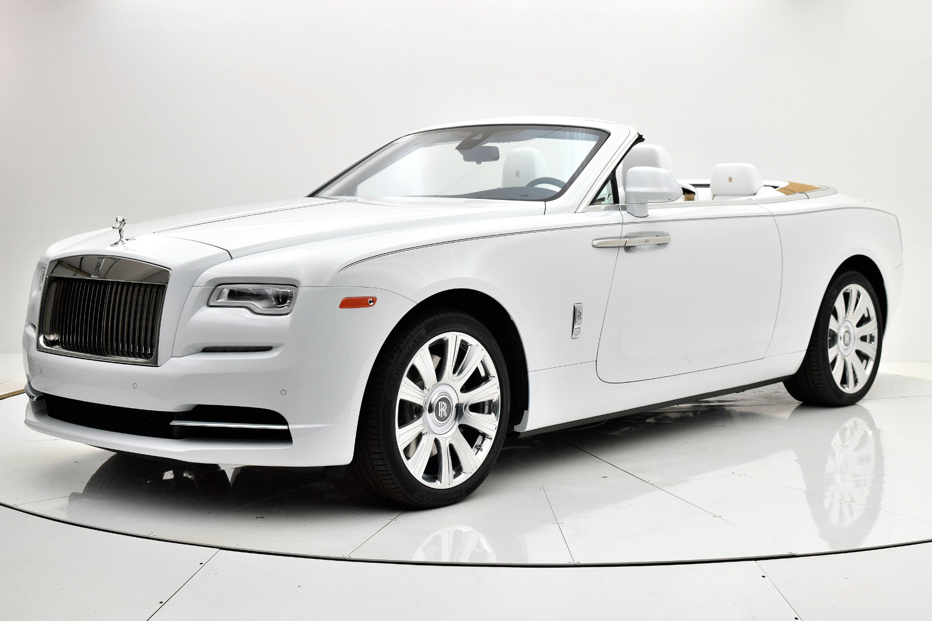 Used RollsRoyce Dawn Convertible 2016  2023 interior  Parkers