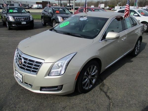 Used 2014 Cadillac XTS STD for sale Sold at Rolls-Royce Motor Cars Philadelphia in Palmyra NJ 08065 3
