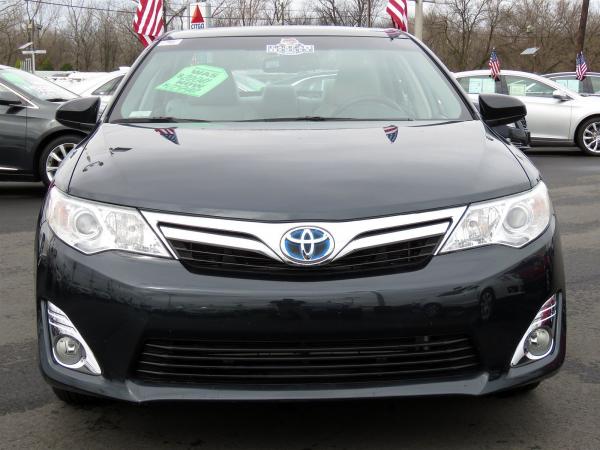 Used 2014 Toyota Camry Hybrid XLE for sale Sold at Rolls-Royce Motor Cars Philadelphia in Palmyra NJ 08065 2
