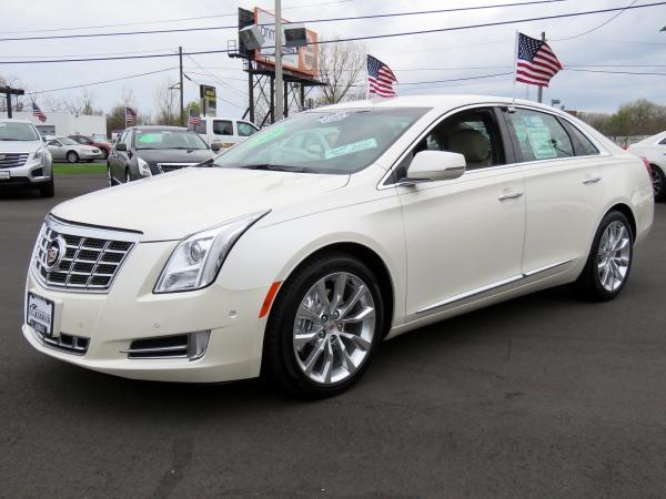 Used 2015 Cadillac XTS Luxury for sale Sold at Rolls-Royce Motor Cars Philadelphia in Palmyra NJ 08065 3