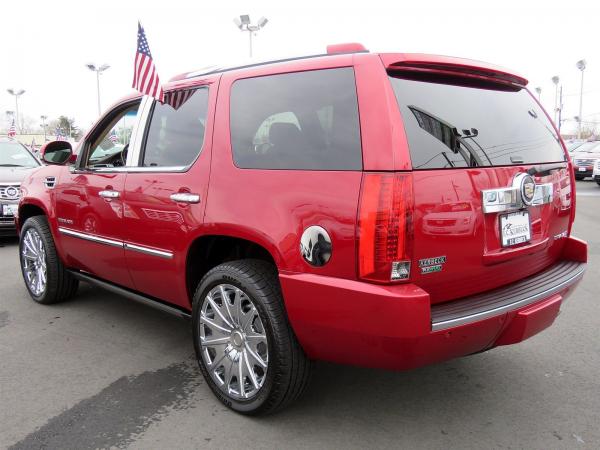 Used 2012 Cadillac Escalade Luxury for sale Sold at Rolls-Royce Motor Cars Philadelphia in Palmyra NJ 08065 4
