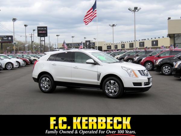 Used 2015 Cadillac SRX Luxury Collection for sale Sold at Rolls-Royce Motor Cars Philadelphia in Palmyra NJ 08065 1
