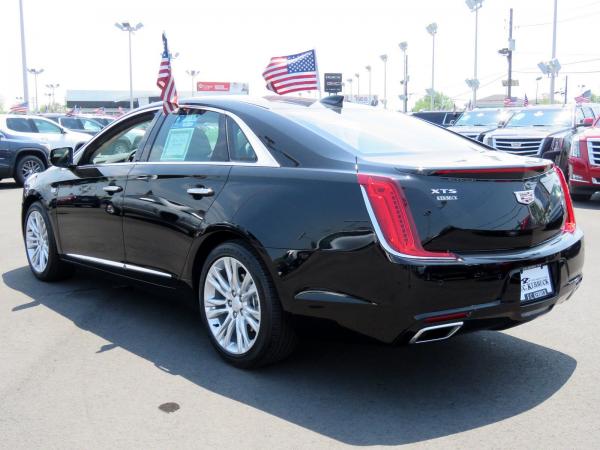 Used 2018 Cadillac XTS Luxury for sale Sold at Rolls-Royce Motor Cars Philadelphia in Palmyra NJ 08065 4