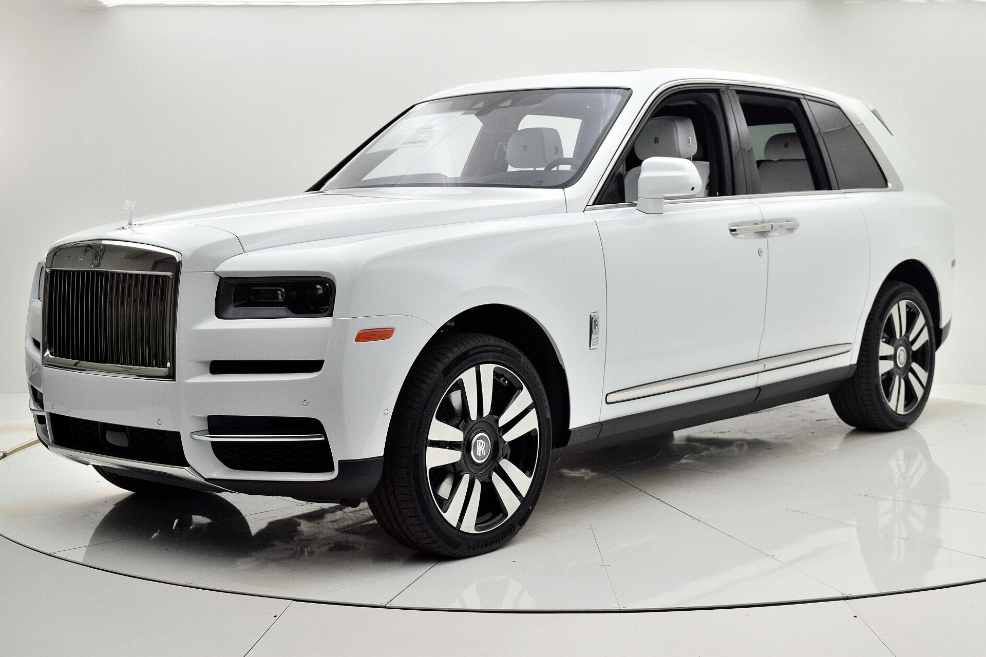 New 2019 Rolls-Royce Cullinan For Sale ($396,250)  Rolls-Royce Motor Cars  Philadelphia Stock #19R102